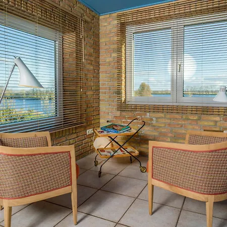 بيت للعطل Spacious Ensemble Hecht Right On The Eider River