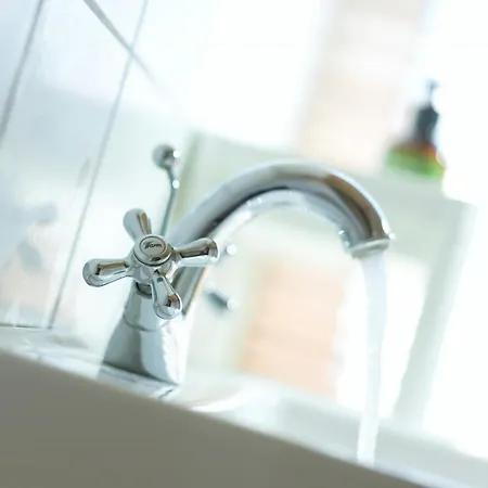 بيت للعطل Spacious Ensemble Hecht Right On The Eider River Suderstapel