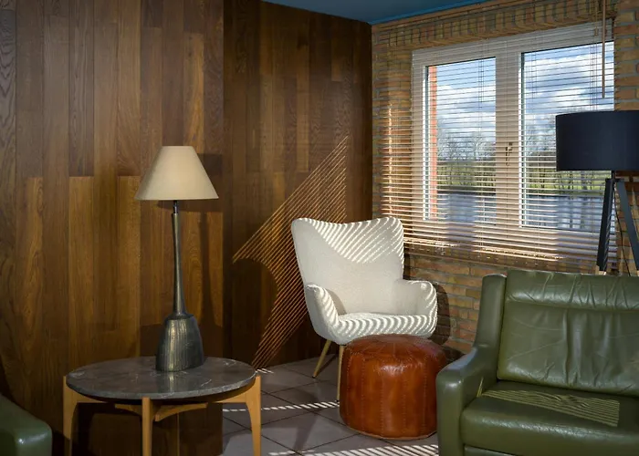 Vakantiehuis Spacious Ensemble Hecht Right On The Eider River *