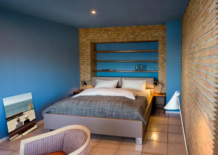 Vakantiehuis Spacious Ensemble Hecht Right On The Eider River Suderstapel