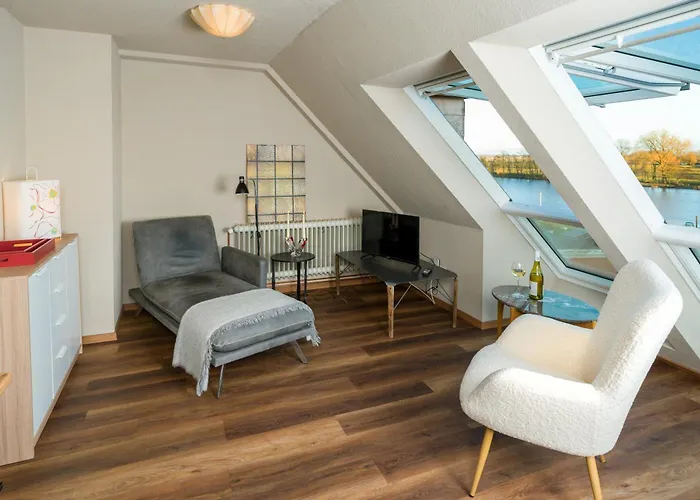 Spacious Ensemble Hecht Right On The Eider River Vakantiehuis *
